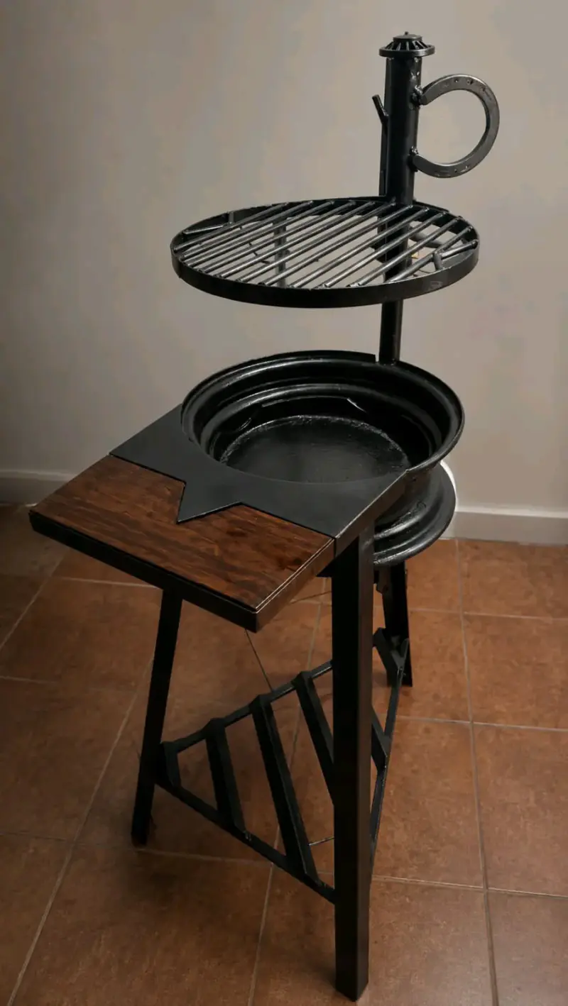 Parrilla de hierro con soporte de madera - 1