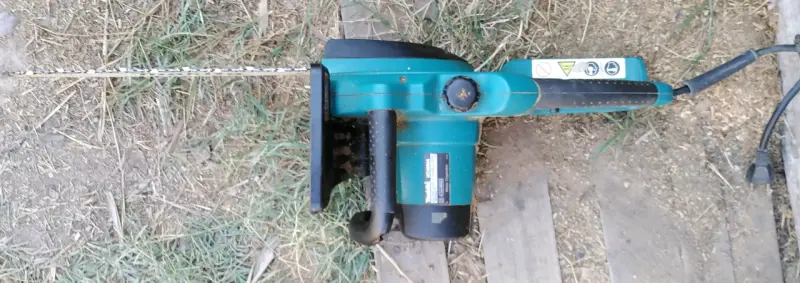 Motosierra eléctrica Makita UC4020A 1800W - 4