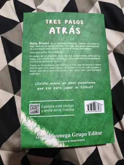 Libro 'Tres Pasos Atrás' de Jash Spina - miniatura 2