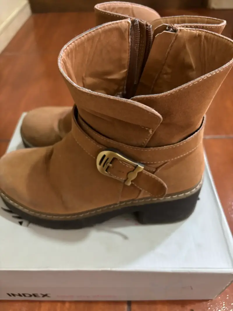Botines de cuero negro con tachas - 3