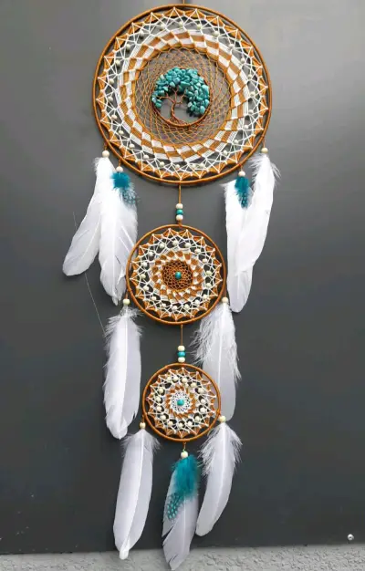 Atrapasueños decorativo con plumas y árbol de la vida - miniatura 1