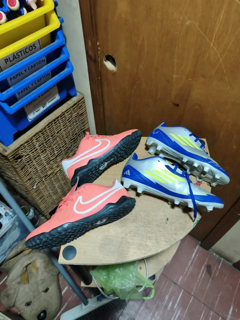 Zapatillas de fútbol Adidas y Nike para hombre - 4