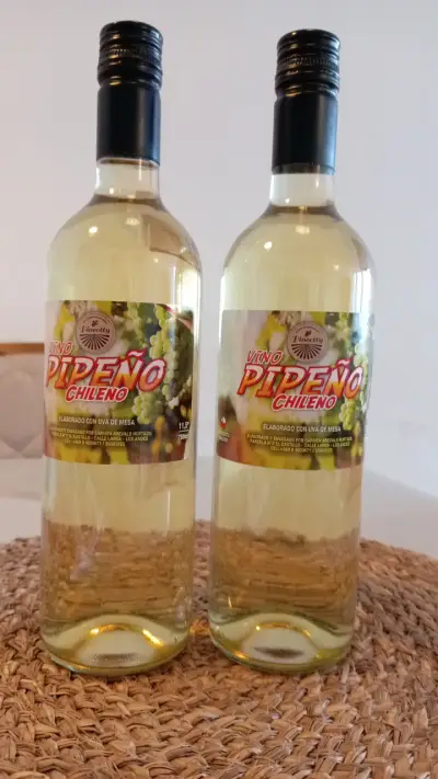Pack de Vino Pipeño Chileno y Vino Añejo Dulce - miniatura 2