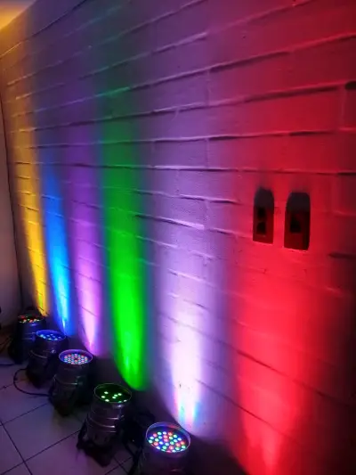 Luces LED RGB para decoración de eventos - miniatura 1