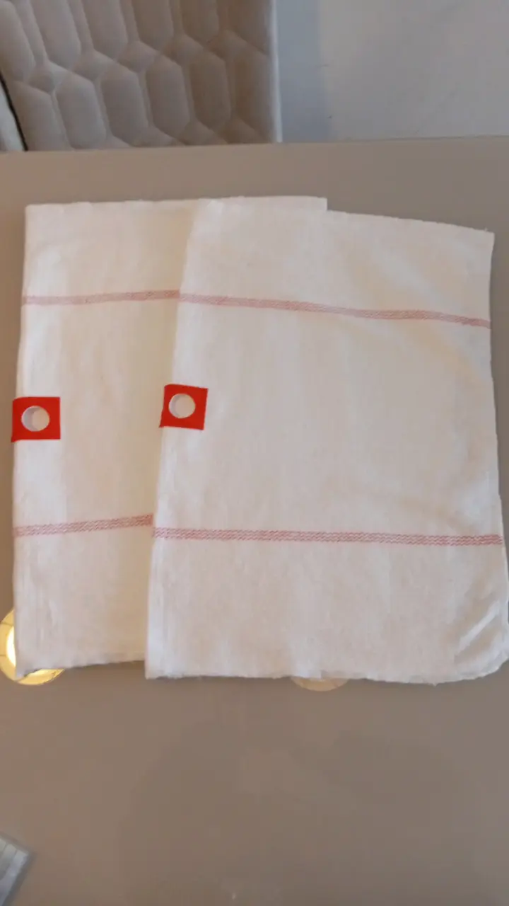 Trapero de algodón blanco con detalles rojos - 2