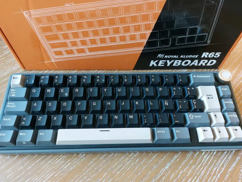 Teclado Mecánico Alámbrico Royal Kludge R65 - 1