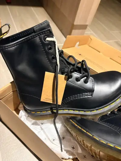 Dr. Martens clásicas38 - miniatura 2