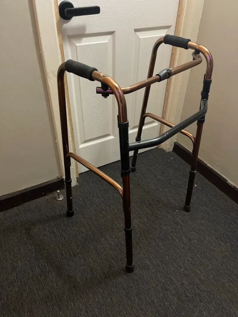Andador plegable ajustable para adultos - 3