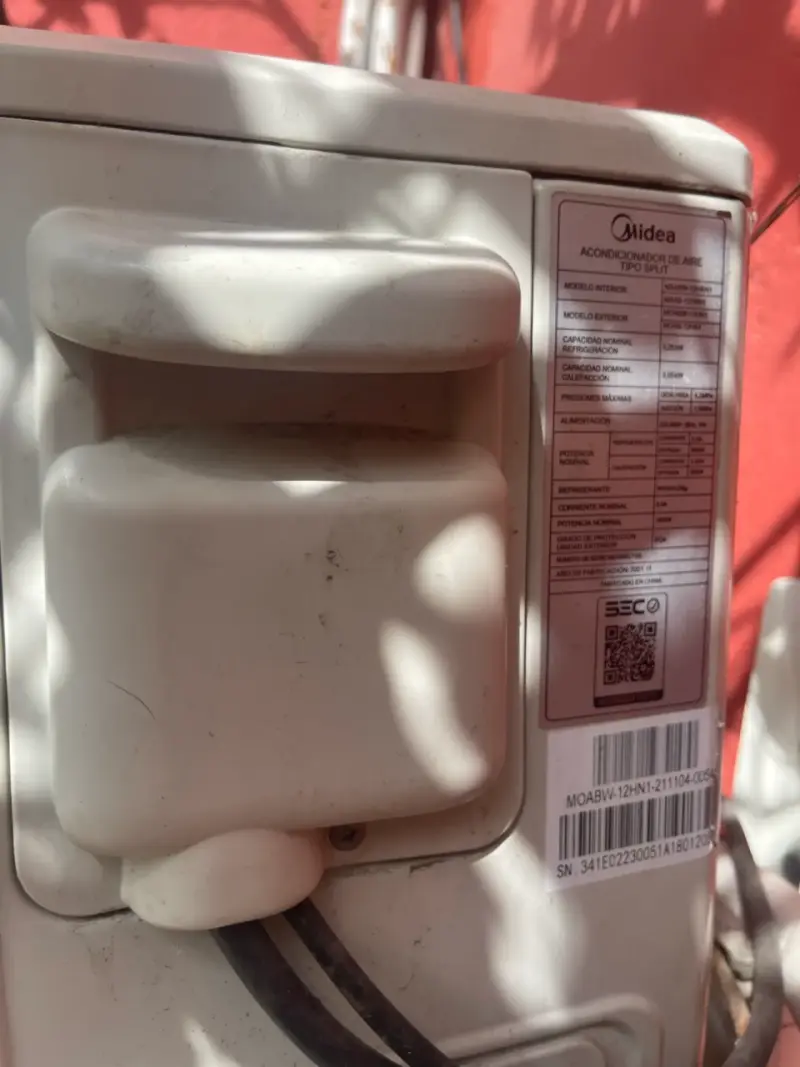Aire acondicionado Midea tipo split 12000 BTU - 4