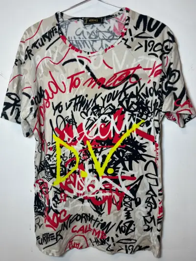 Polera Versace con diseño graffiti multicolor - miniatura 1