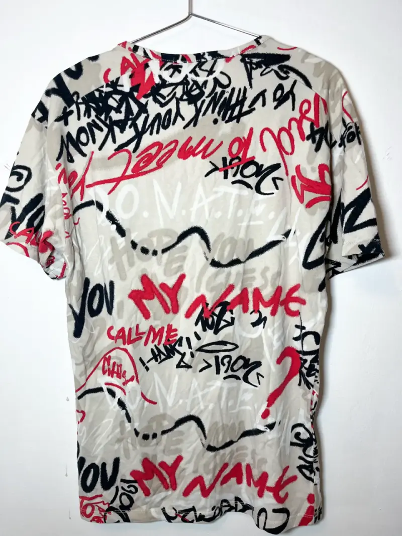 Polera Versace con diseño graffiti multicolor - 3