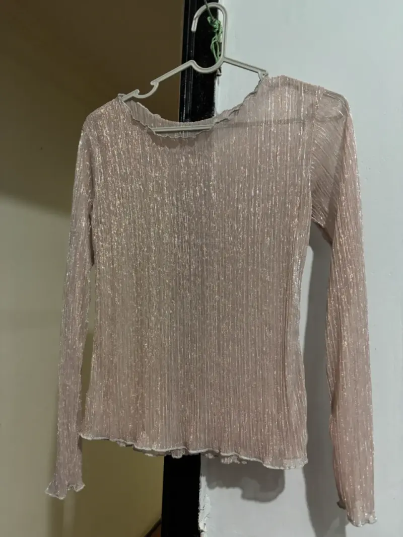 Blusa de mujer brillante color rosa - 1