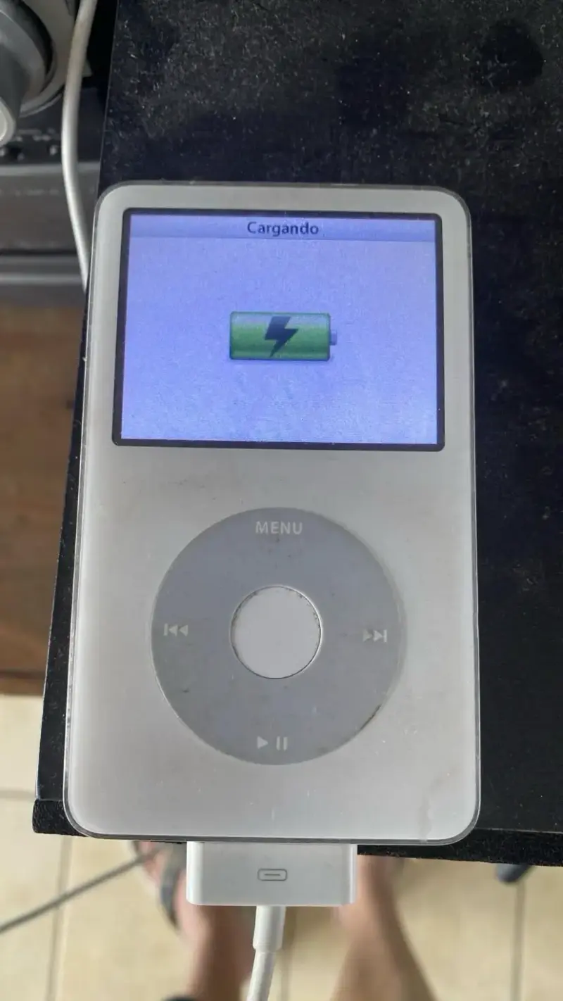 Vendido · iPod Classic 30GB Plata en Buen Estado | Pulga