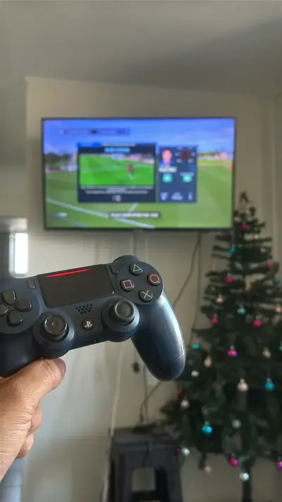 Consola PS4 Slim 500GB con 2 controles be y juego - miniatura 2