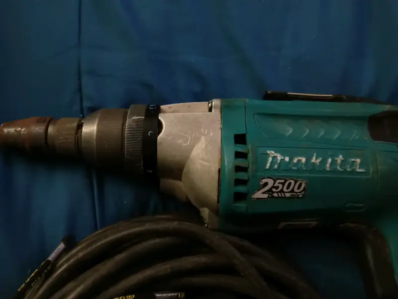 Atornillador eléctrico Makita FS2700 570W - 2
