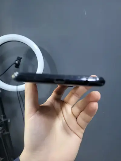 Samsung Galaxy A10s en buen estado - miniatura 4