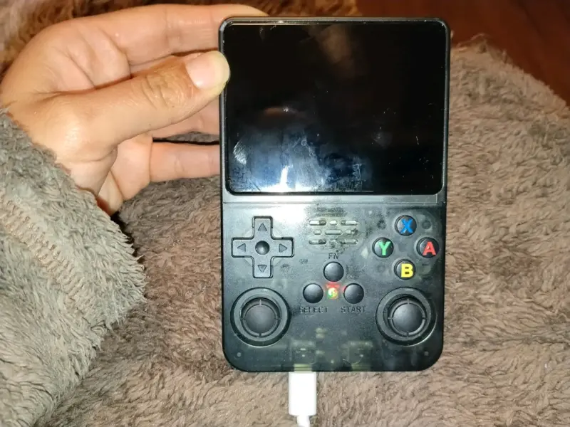 Consola portátil retro con juegos integrados - 1