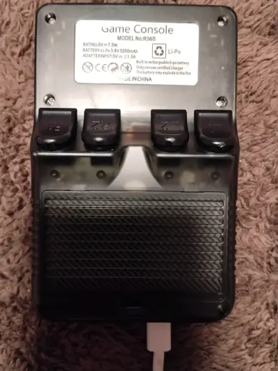Consola portátil retro con juegos integrados - miniatura 4
