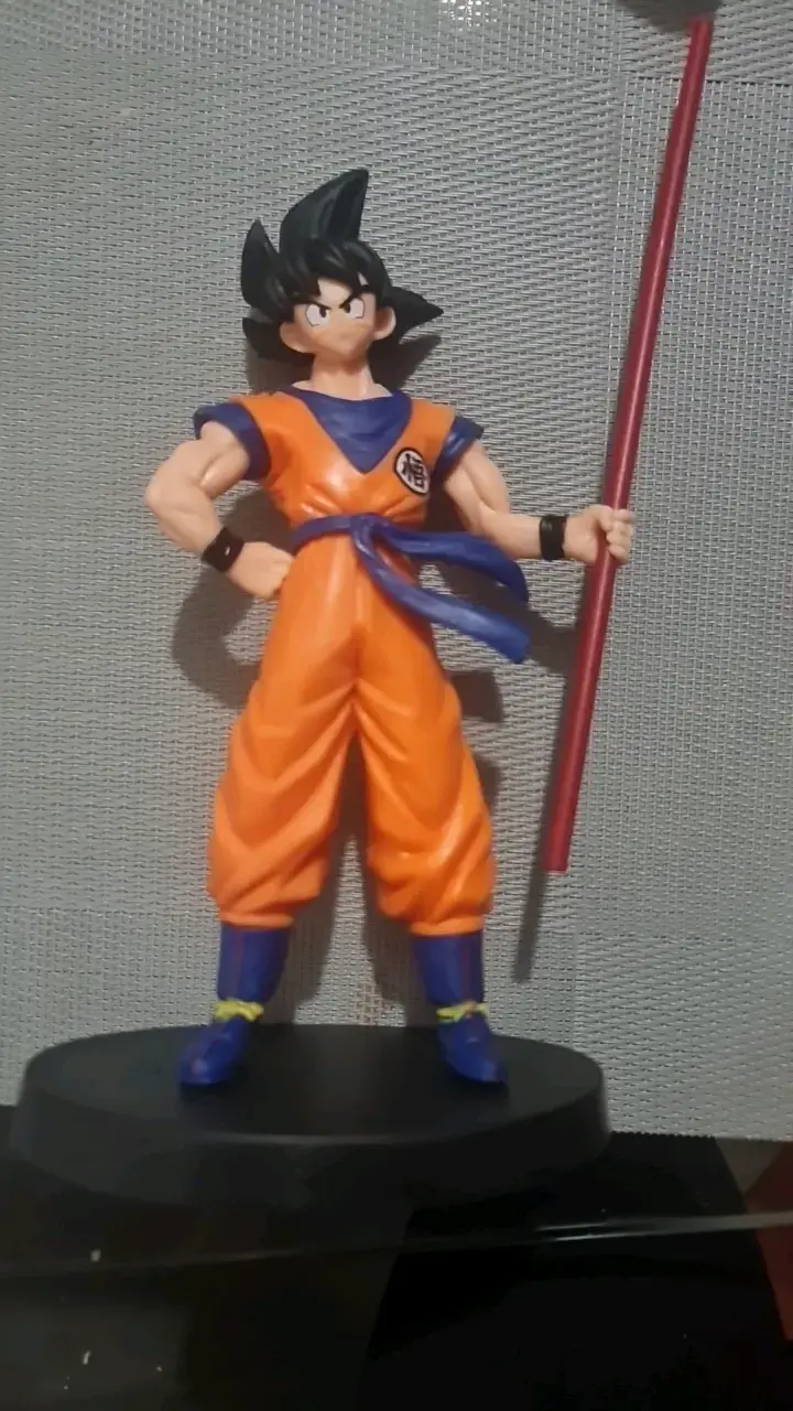 Figura de acción Goku con bastón - 2