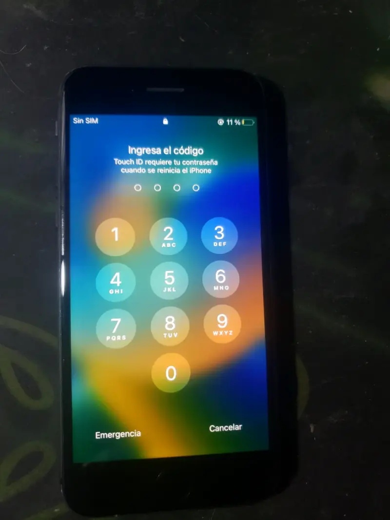 iPhone 8 en buen estado, color negro, 64gb - 1