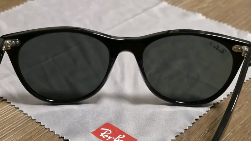 Ray-Ban New Wayfarer Polarizados RB2132 - 4
