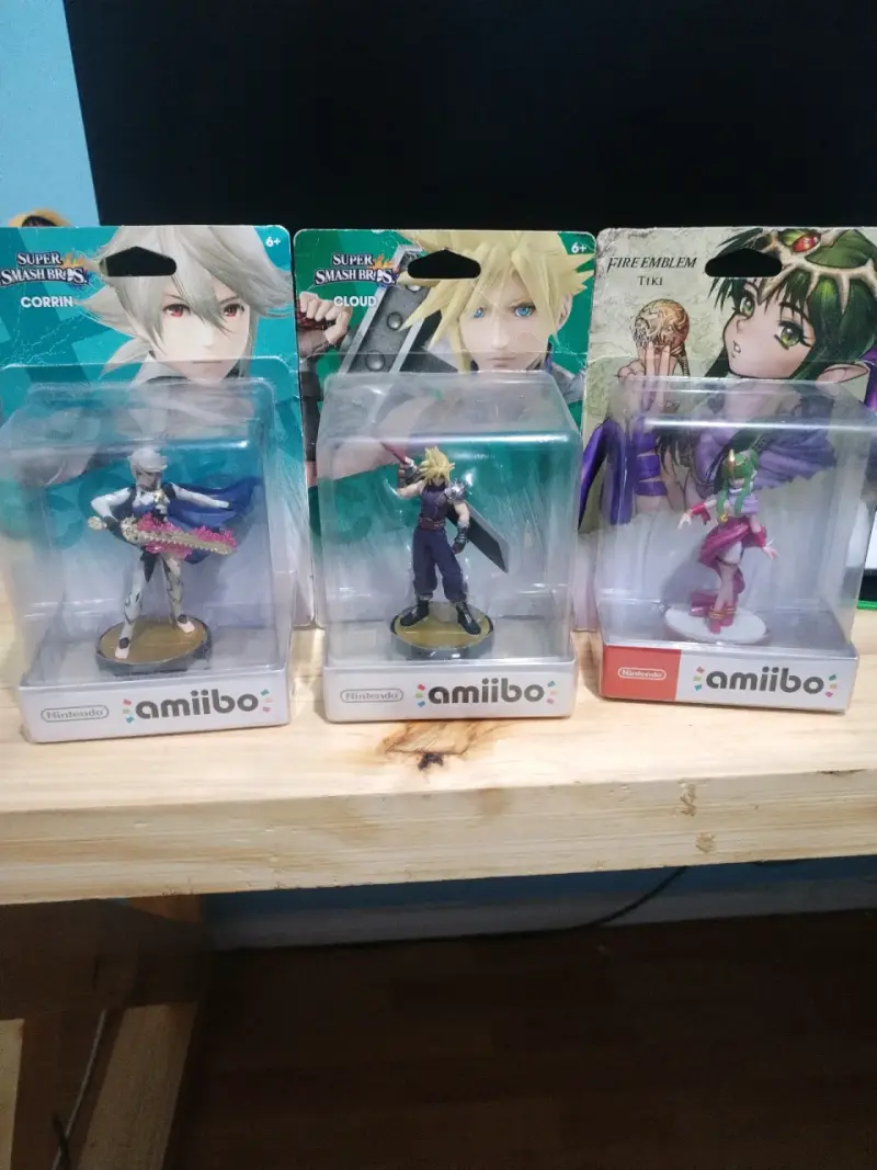 Amiibos Corrin, Cloud y Tiki - 1