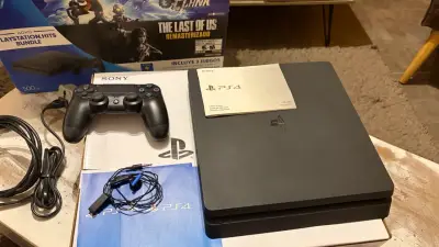 Consola PS4 con juegos y accesorios - miniatura 3