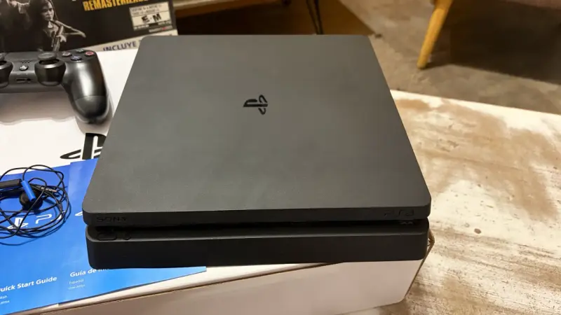 Consola PS4 con juegos y accesorios - 6