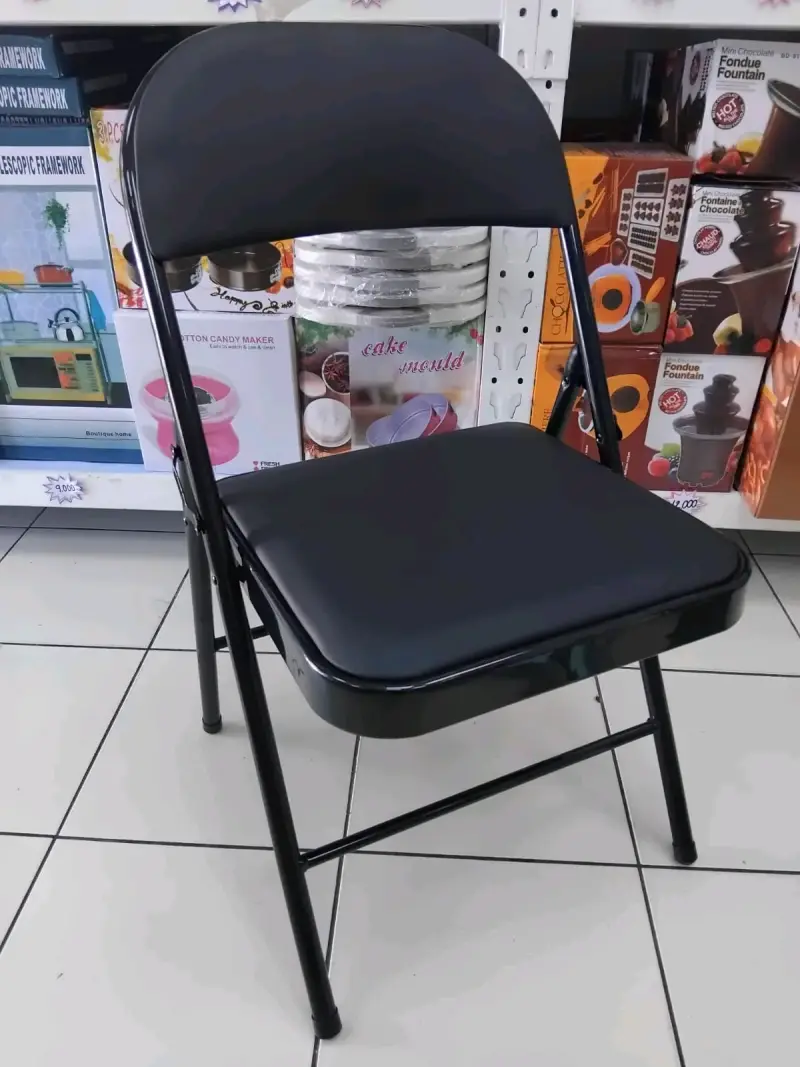 Silla plegable metálica negra y blanca - 2