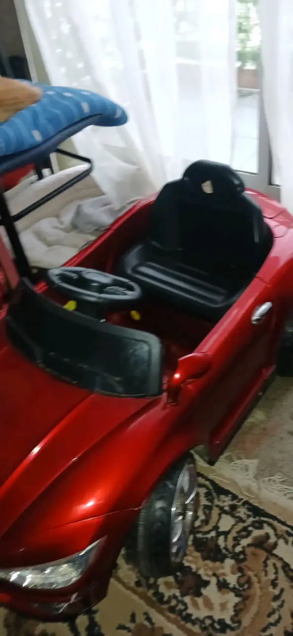 Auto eléctrico para niños Bebesit rojo - 2