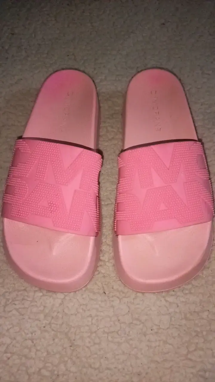 Sandalias rosadas de goma C. Morán - 1