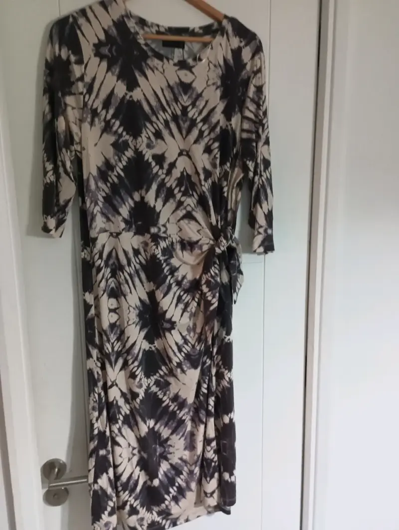 Vestido estampado tie-dye con lazo lateral - 2