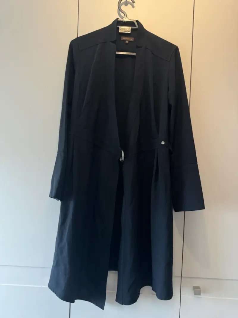 Abrigo negro Adolfo Domínguez talla 38 - 1
