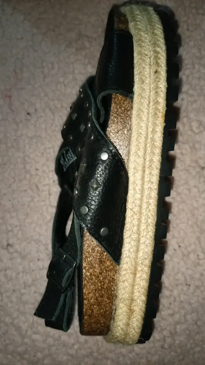 Sandalias negras con tachas para mujer - 2