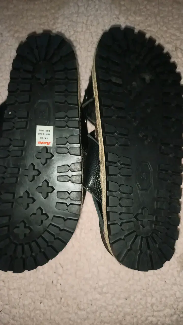 Sandalias negras con tachas para mujer - 3