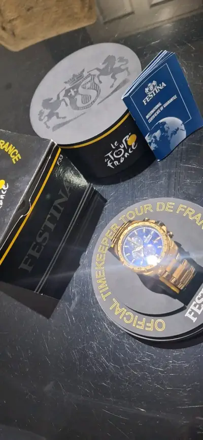 Reloj Festina Tour de France Dorado - miniatura 3
