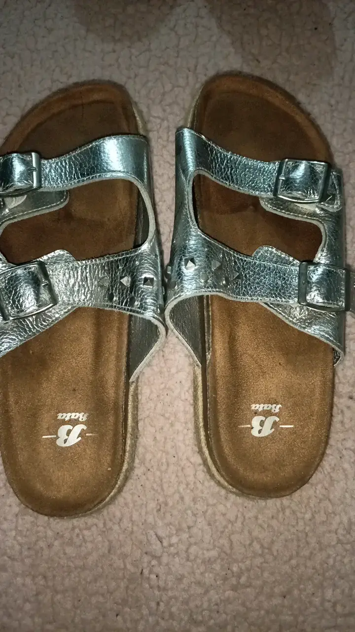 Sandalias plateadas de cuero Bata con plataforma - 1