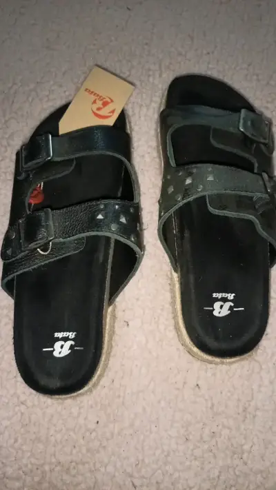 Sandalias negras con hebillas Bata - miniatura 1