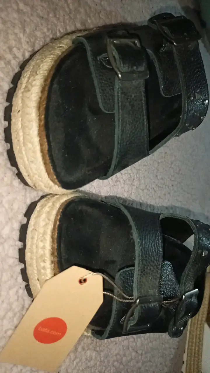 Sandalias negras con hebillas Bata - 4