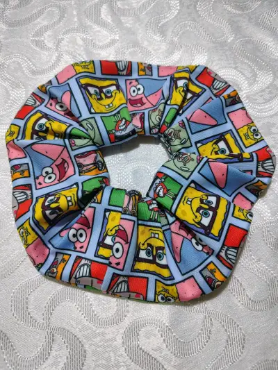 Colección de Scrunchies con Diseños Animados - miniatura 3