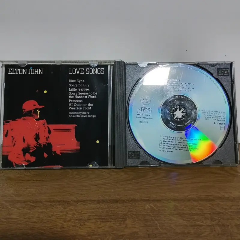 CD's de Elton John Love Songs y The Big Pictu - 4