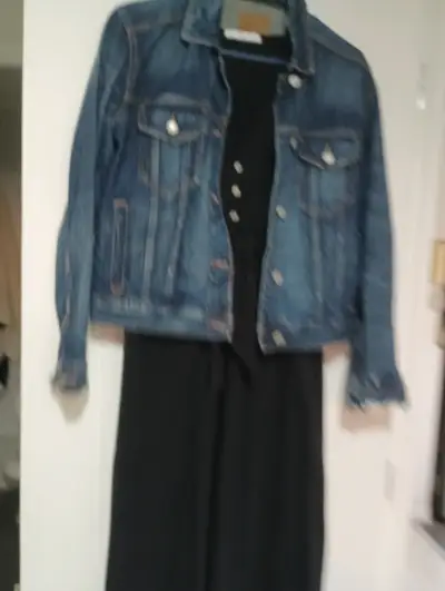 Chaqueta de mezclilla azul para mujer - miniatura 1