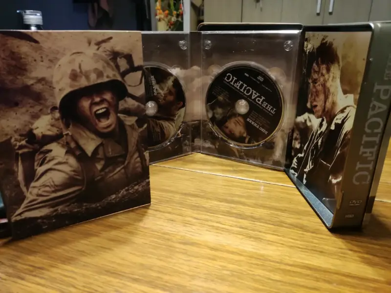 Colección de DVDs The Pacific en caja metálica - 3