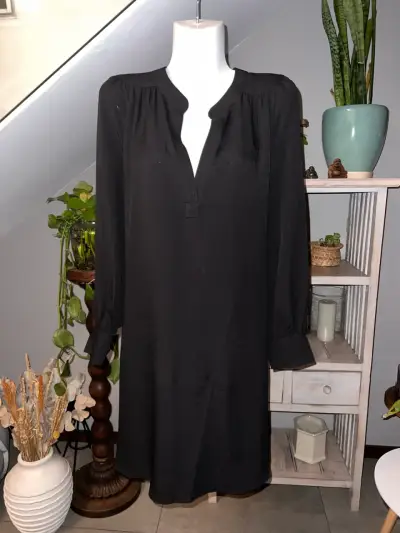 Vestido negro de manga larga Mango - miniatura 1