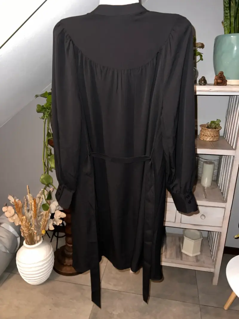 Vestido negro de manga larga Mango - 3