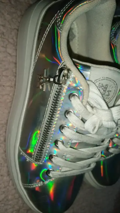 Zapatillas holográficas con cierre lateral - miniatura 3