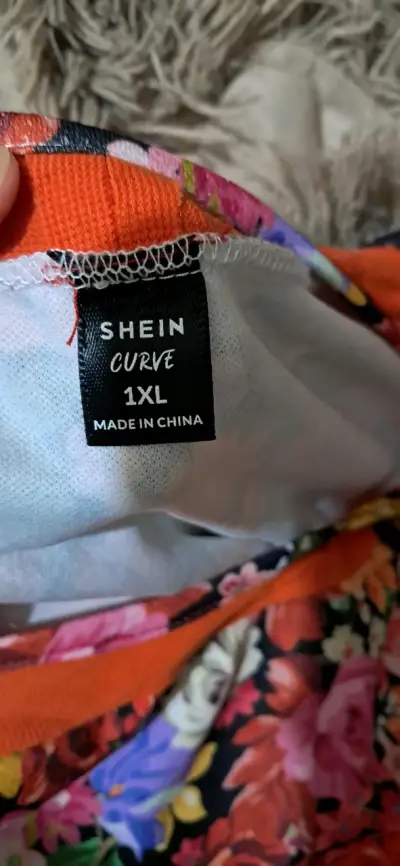 Blusa floral de manga corta Shein Curve 1XL - miniatura 3