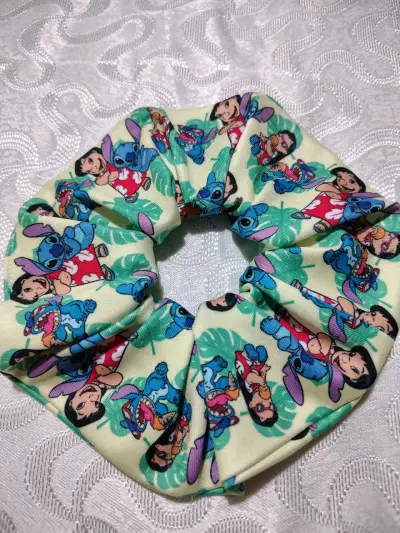 Colección de Scrunchies con Diseños Animados - miniatura 3