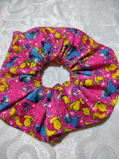 Colección de Scrunchies con Diseños Animados - miniatura 5