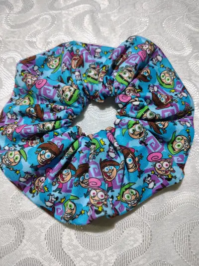 Colección de Scrunchies con Diseños Animados - miniatura 1